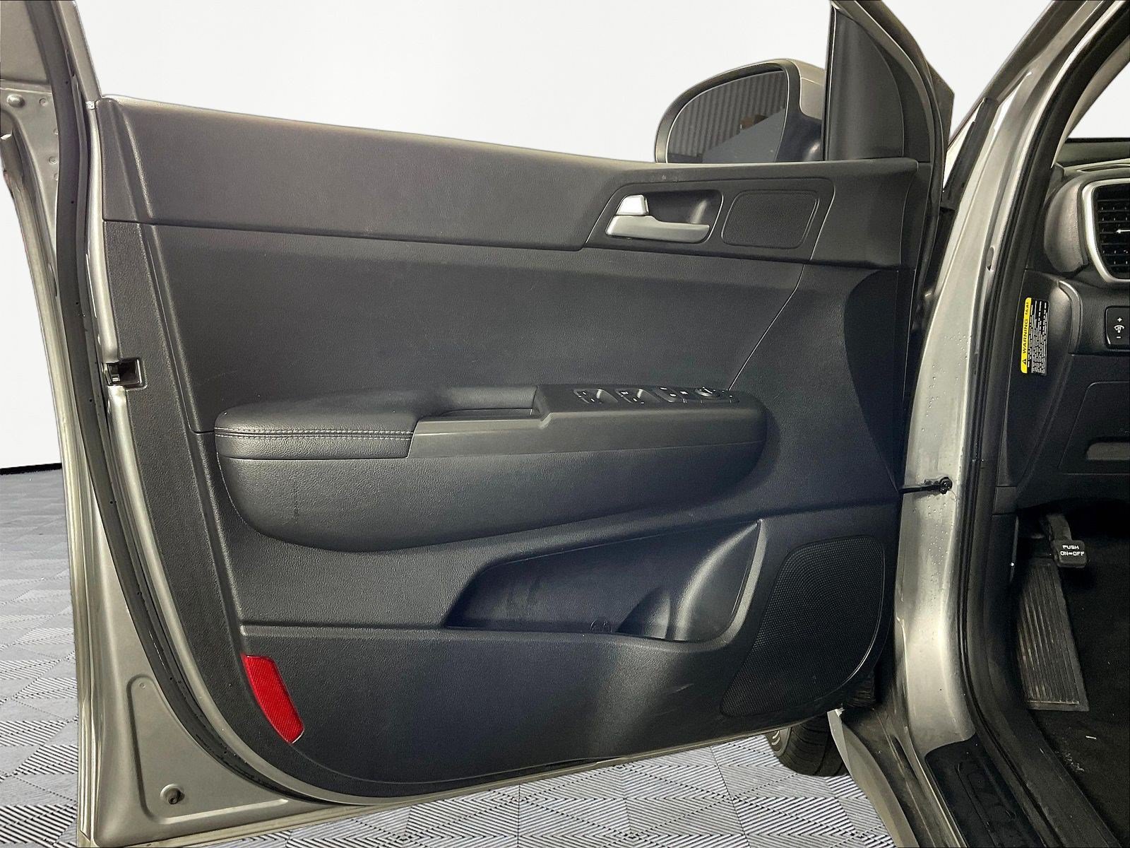 Used 2020 Kia Sportage LX FWD image 20