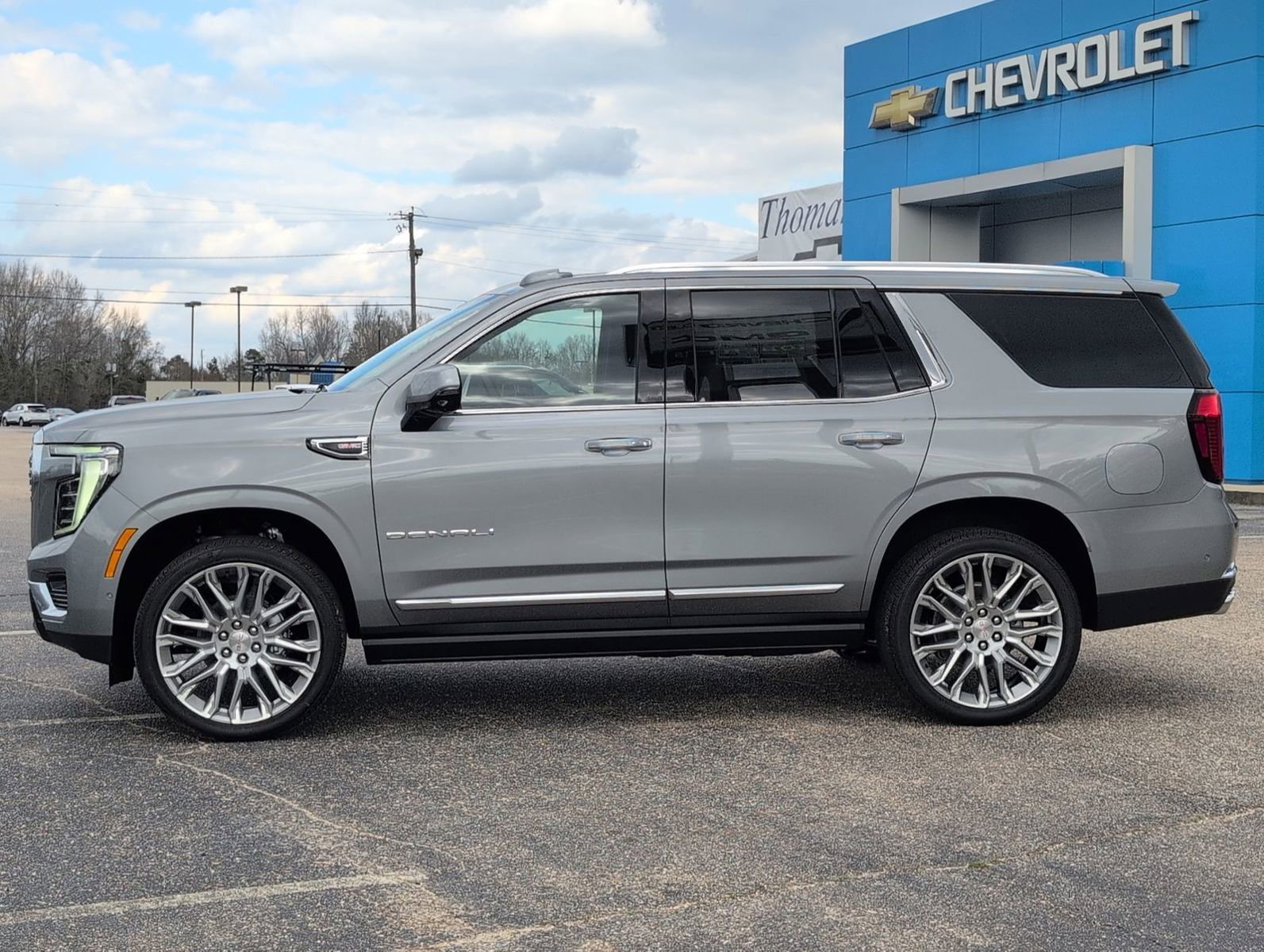 New 2026 GMC Yukon Denali w/ Sun & Power Step Package AWD/4WD image 2