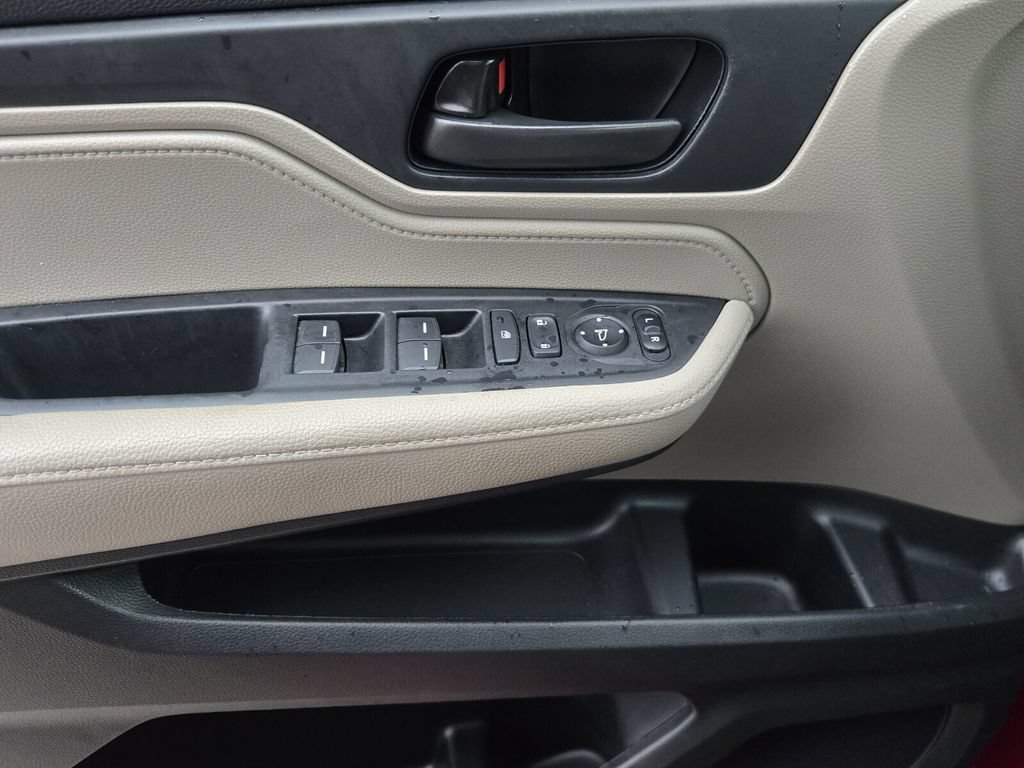 Certified 2024 Honda Odyssey EX image 27