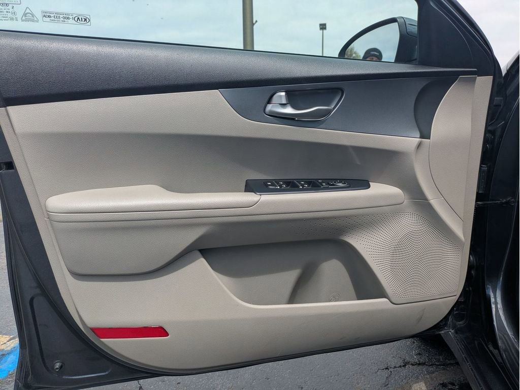 Used 2020 Kia Forte LXS FWD image 13