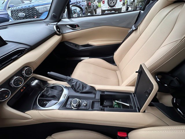 Used 2025 MAZDA MX-5 Miata Grand Touring RWD image 23