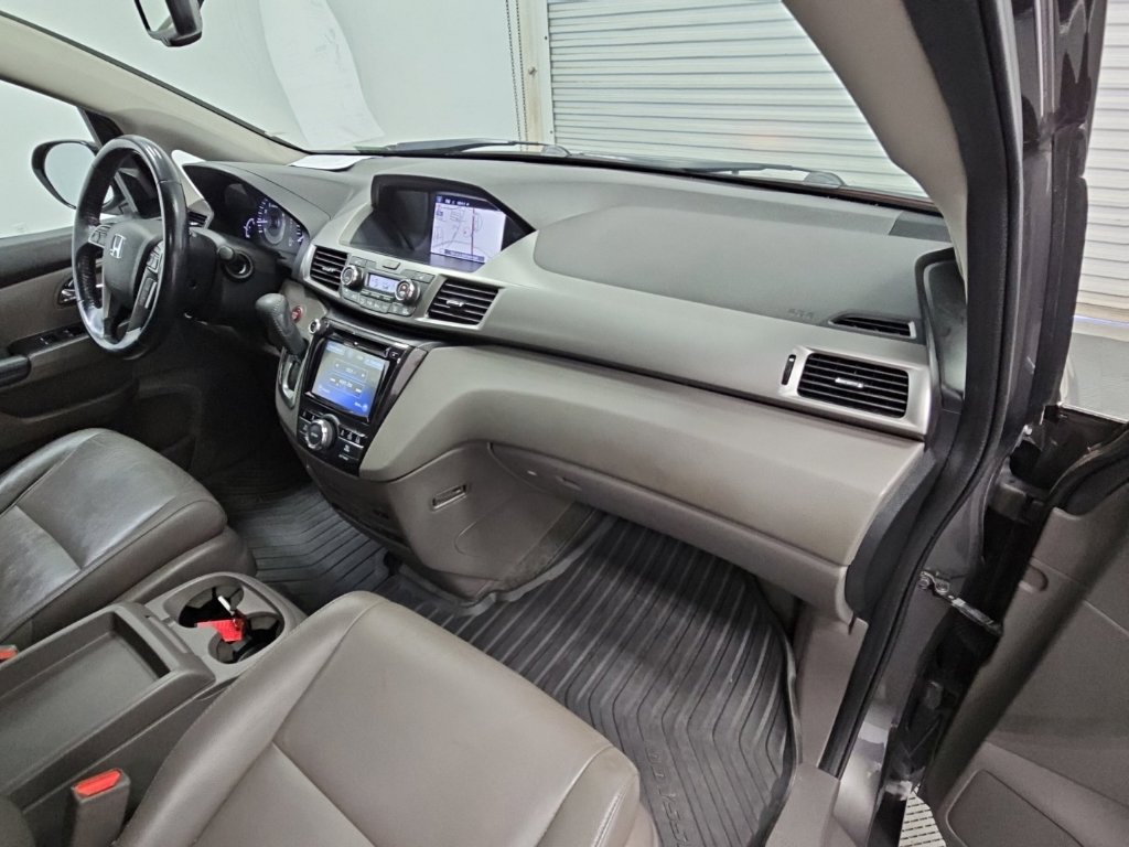 Used 2016 Honda Odyssey Touring Elite image 34