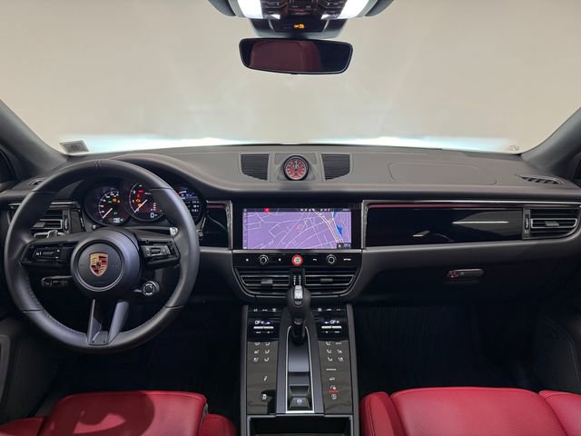 Certified 2026 Porsche Macan Turbo AWD/4WD image 15