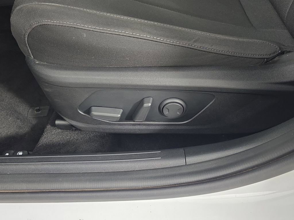 Used 2021 Hyundai Elantra SEL w/ Convenience + Premium Package image 17
