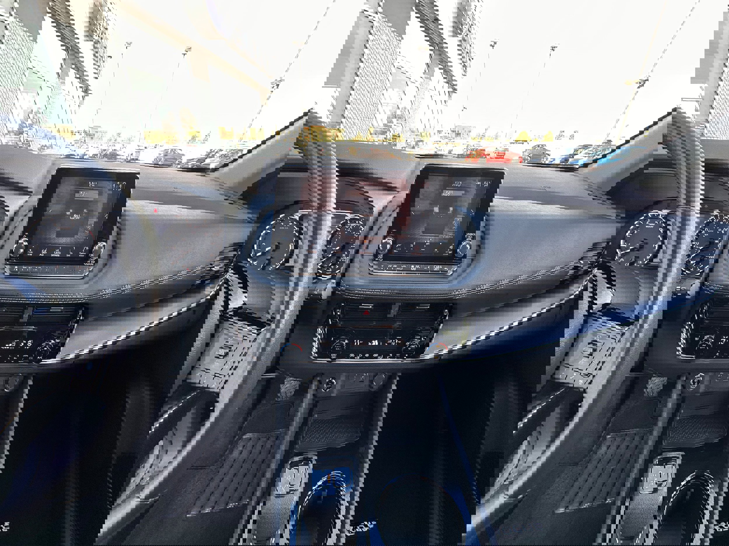 Used 2021 Nissan Rogue SV w/ Premium Package image 15