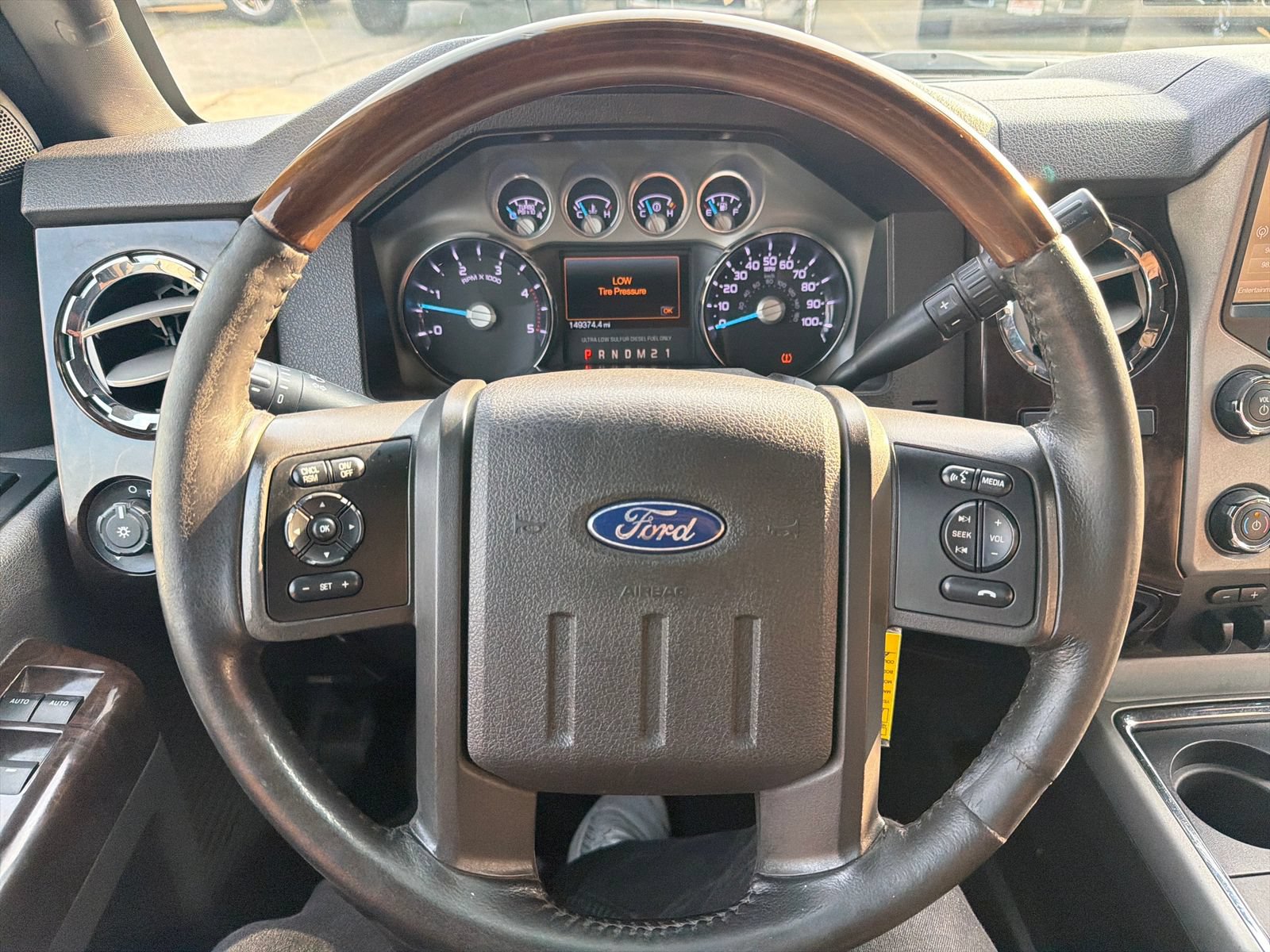 Used 2014 Ford F350 Platinum w/ FX4 Off-Road Package AWD/4WD image 17