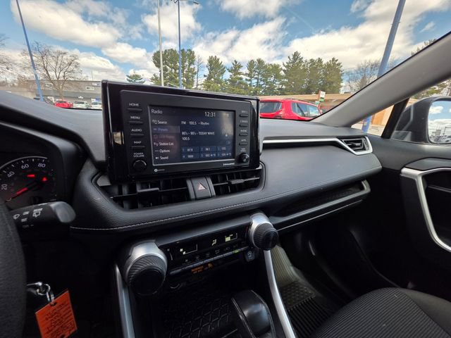 Used 2022 Toyota RAV4 LE AWD/4WD image 20