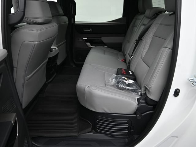 Used 2025 Toyota Tundra Limited AWD/4WD image 27