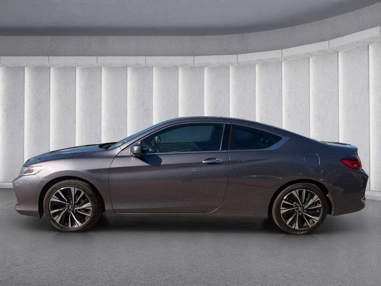 Used 2017 Honda Accord EX-L image 2