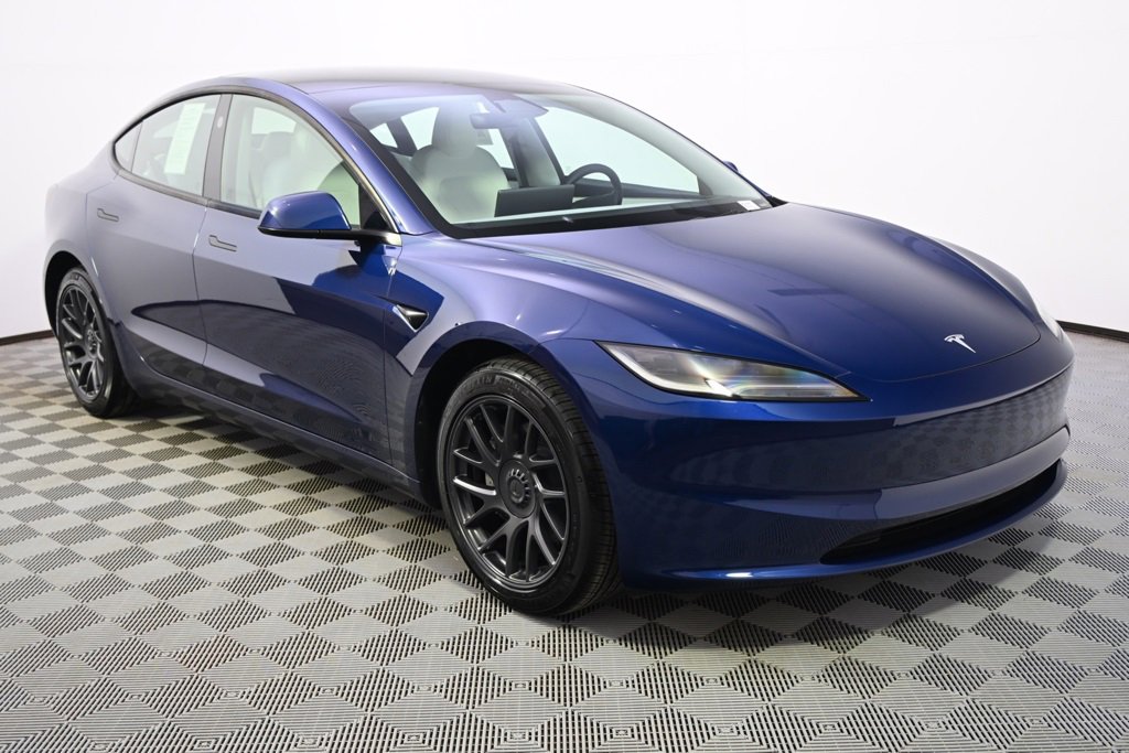 Used 2025 Tesla Model 3 Long Range image 8