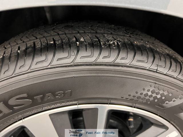 Used 2025 Nissan Versa SV FWD image 13