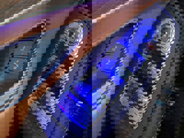 Certified 2020 Mercedes-Benz GLC 43 AMG 4MATIC image 23