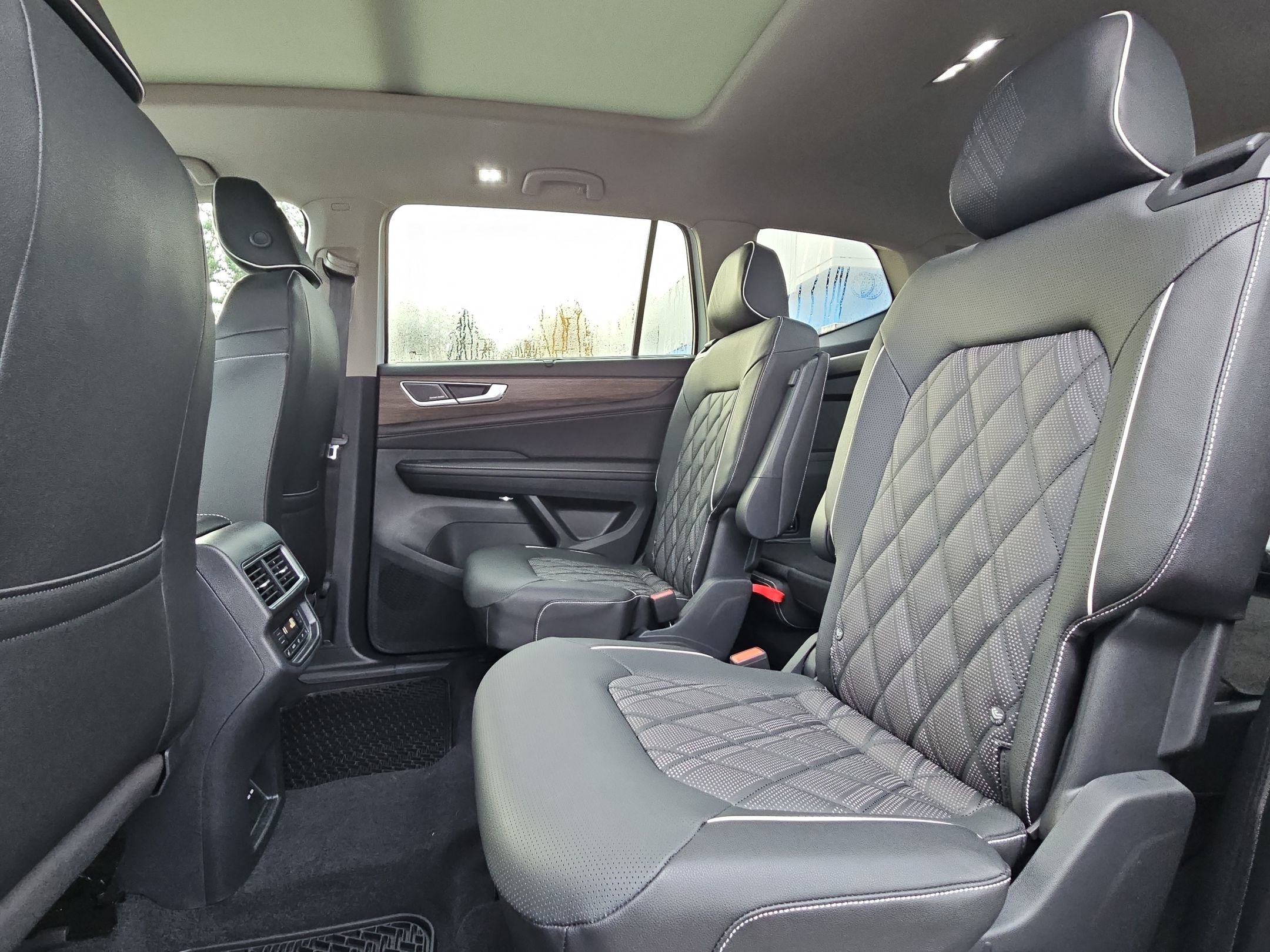 New 2026 Volkswagen Atlas SEL Premium R-Line image 25