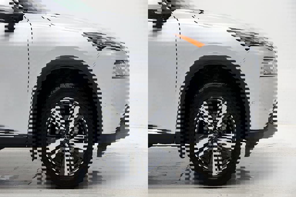 Used 2023 Nissan Rogue SL w/ SL Premium Package image 4