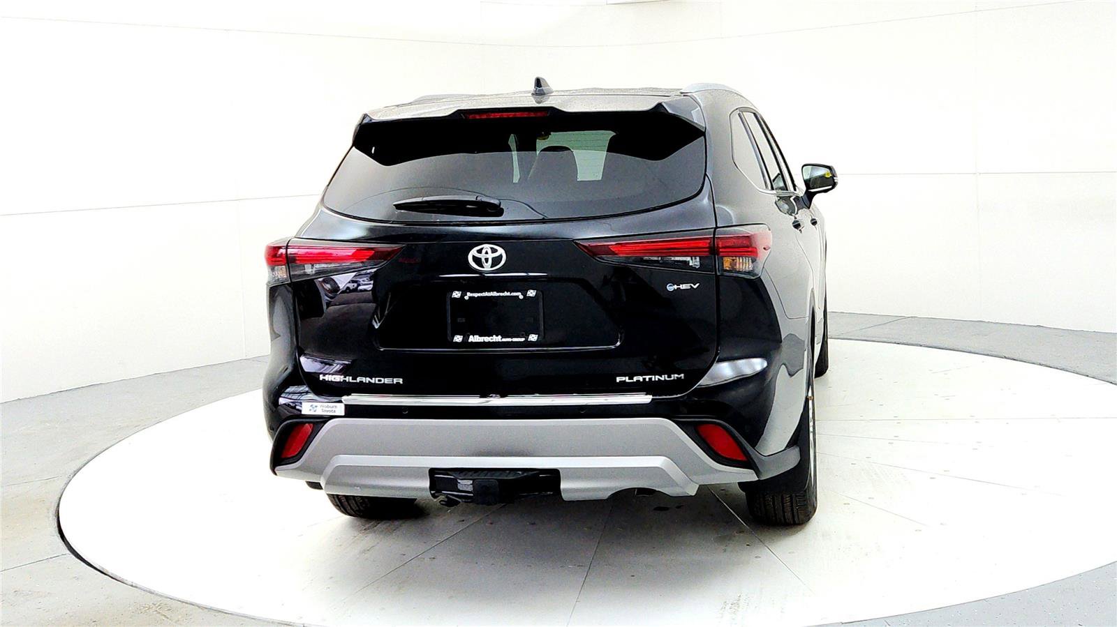 New 2026 Toyota Highlander Platinum image 5