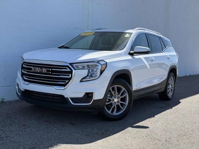 Used 2024 GMC Terrain SLT