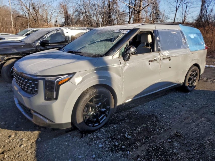 Used 2025 Kia Carnival SX Prestige image 2