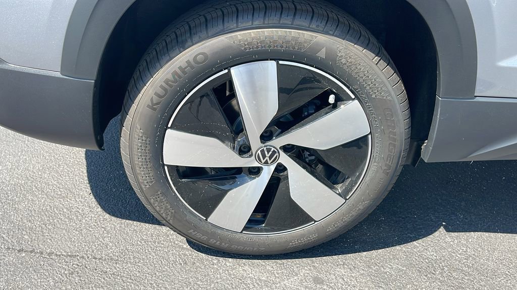 New 2025 Volkswagen Taos S image 29