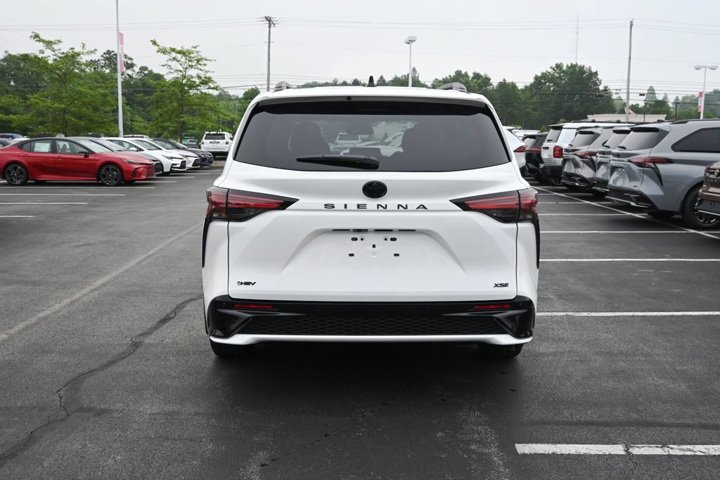 New 2026 Toyota Sienna XSE FWD image 6