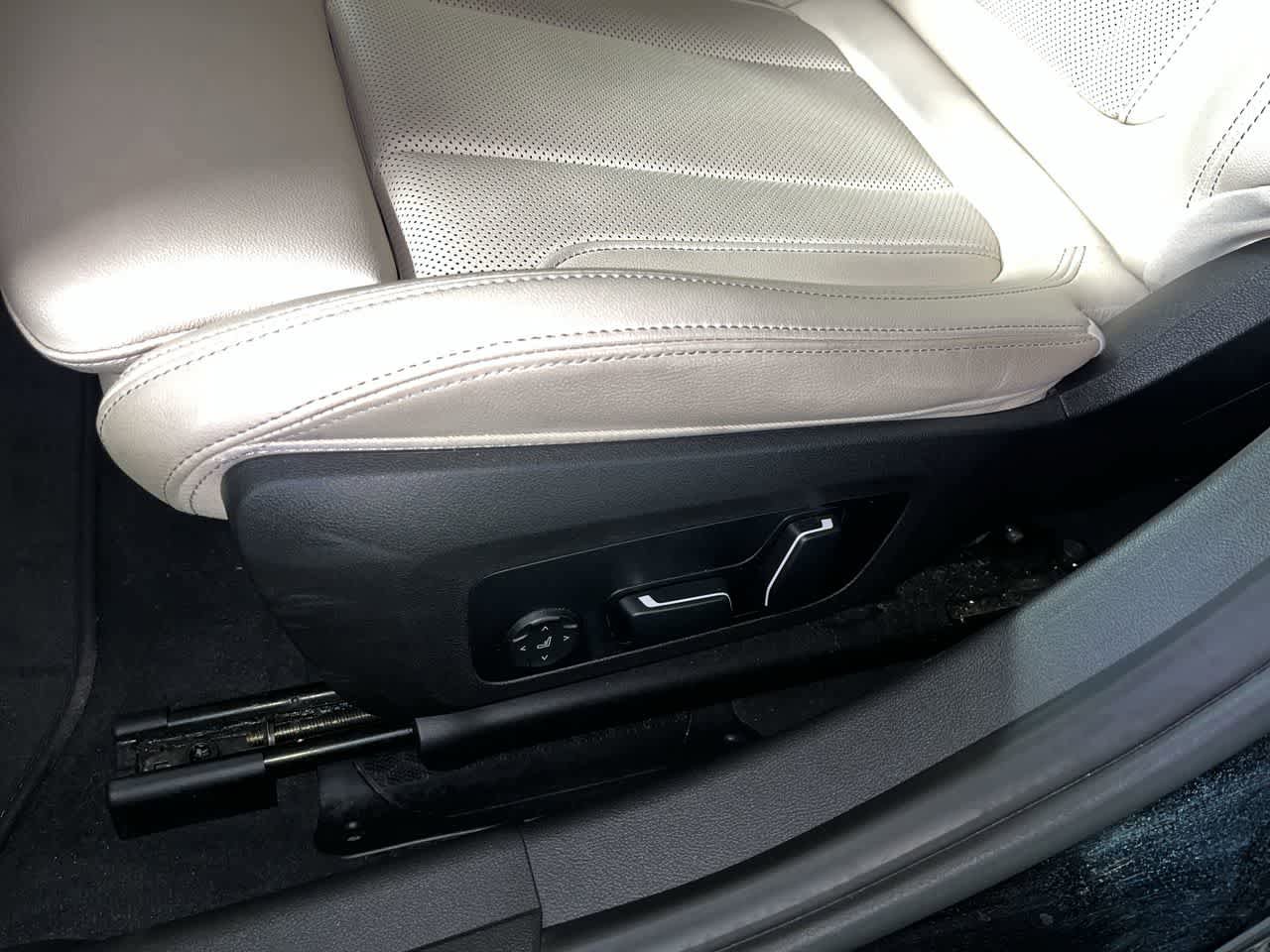 Used 2025 BMW 330i Sedan RWD image 14