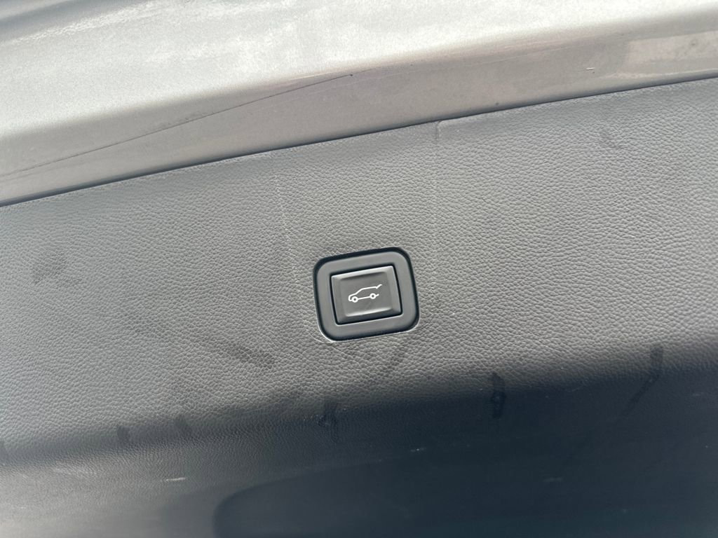 Certified 2023 Chevrolet Traverse RS w/ LPO, Floor Liner Package image 31