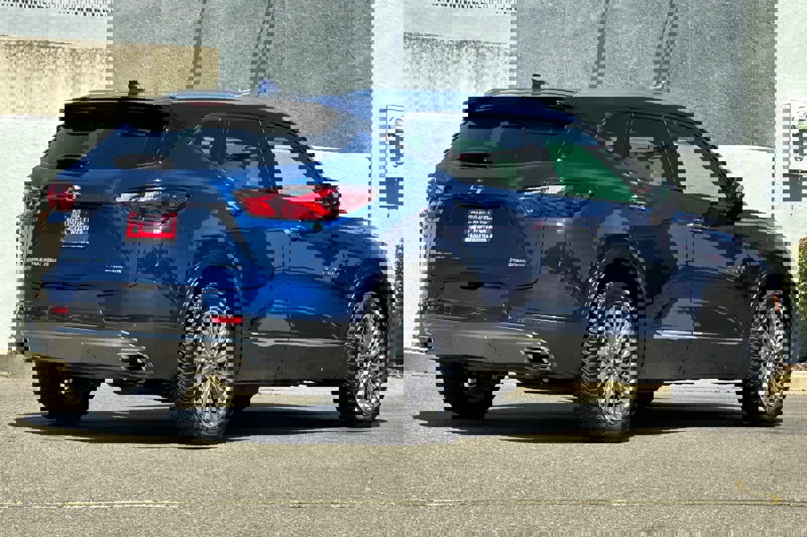 Used 2022 Chevrolet Blazer Premier w/ Enhanced Convenience Package AWD/4WD image 2