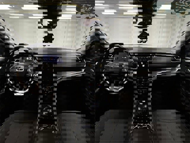 Used 2023 Jeep Grand Cherokee Laredo image 53