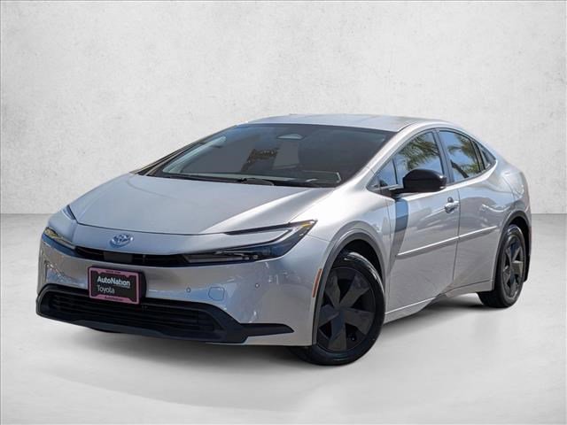 Used 2024 Toyota Prius LE image 1