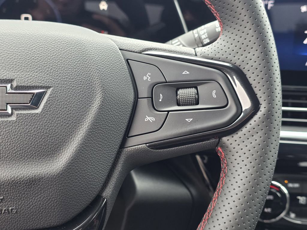 New 2026 Chevrolet Trax RS w/ Sunroof Package FWD image 18