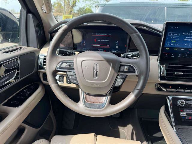 Used 2022 Lincoln Navigator 4WD image 21