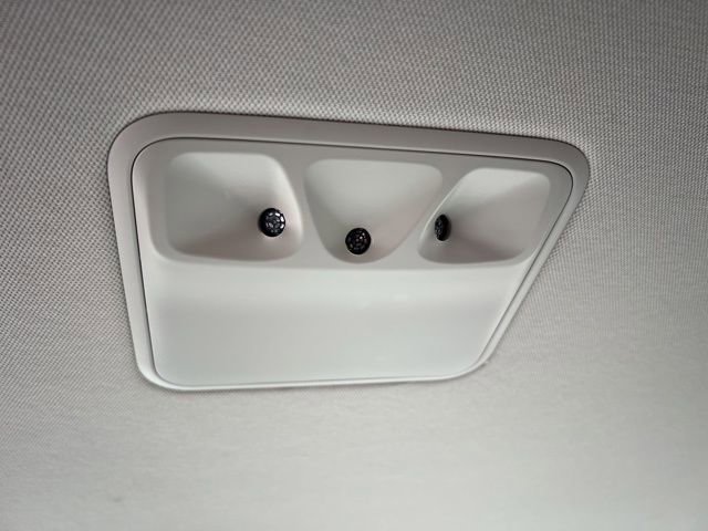 Certified 2024 Kia Carnival LX image 32