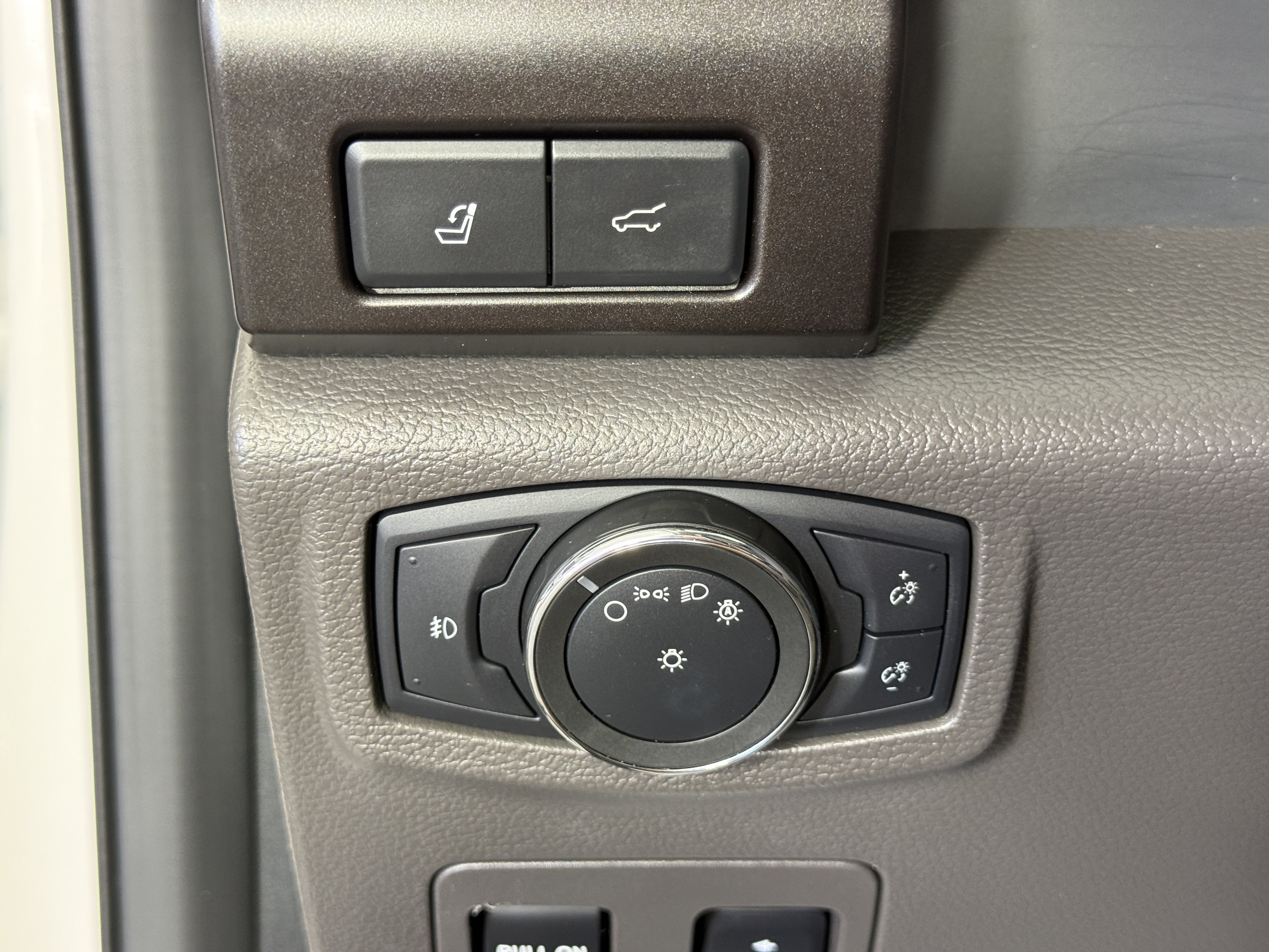 Certified 2018 Ford Expedition Max Limited RWD image 30
