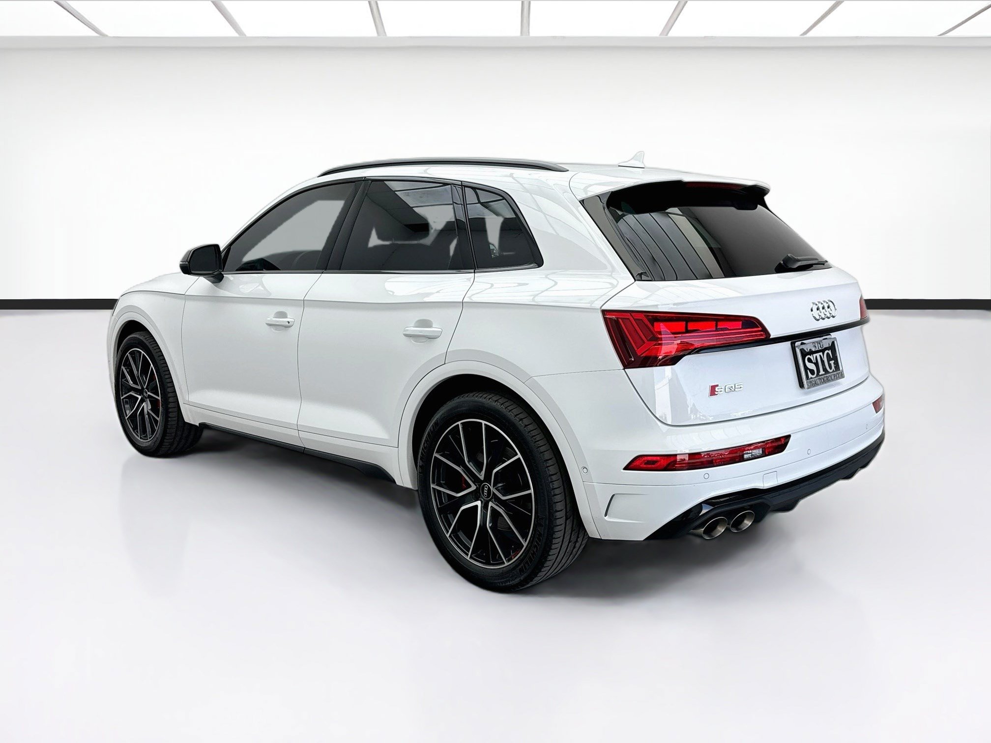 Used 2023 Audi SQ5 Prestige AWD/4WD image 6