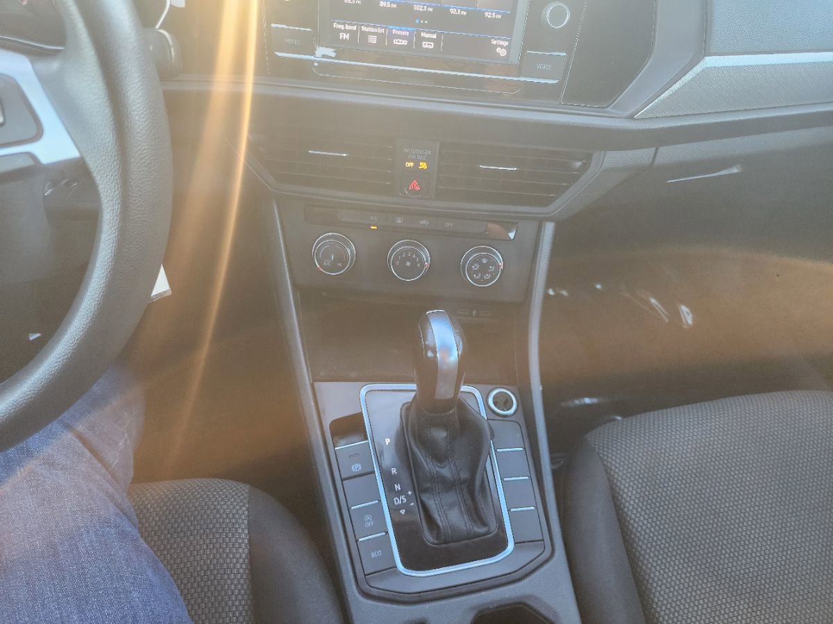 Used 2020 Volkswagen Jetta SE image 16