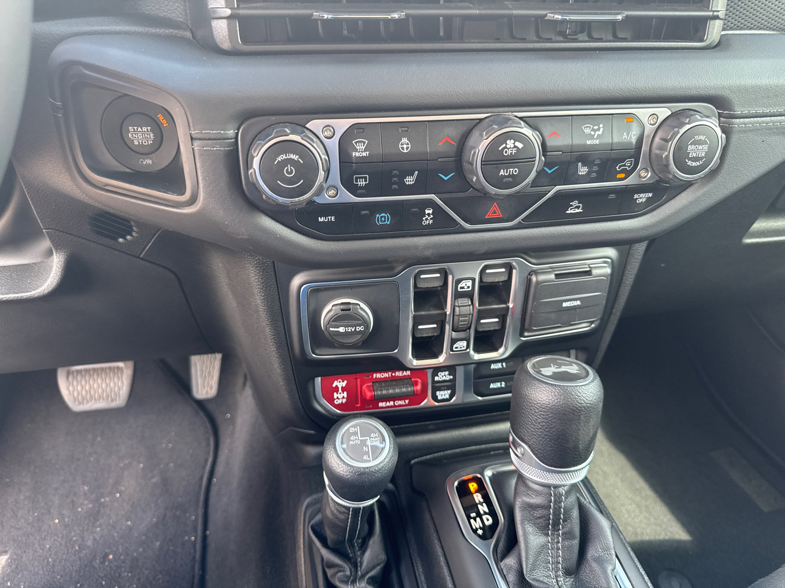 Used 2025 Jeep Wrangler Unlimited Rubicon 4xe w/ Convenience Group image 28