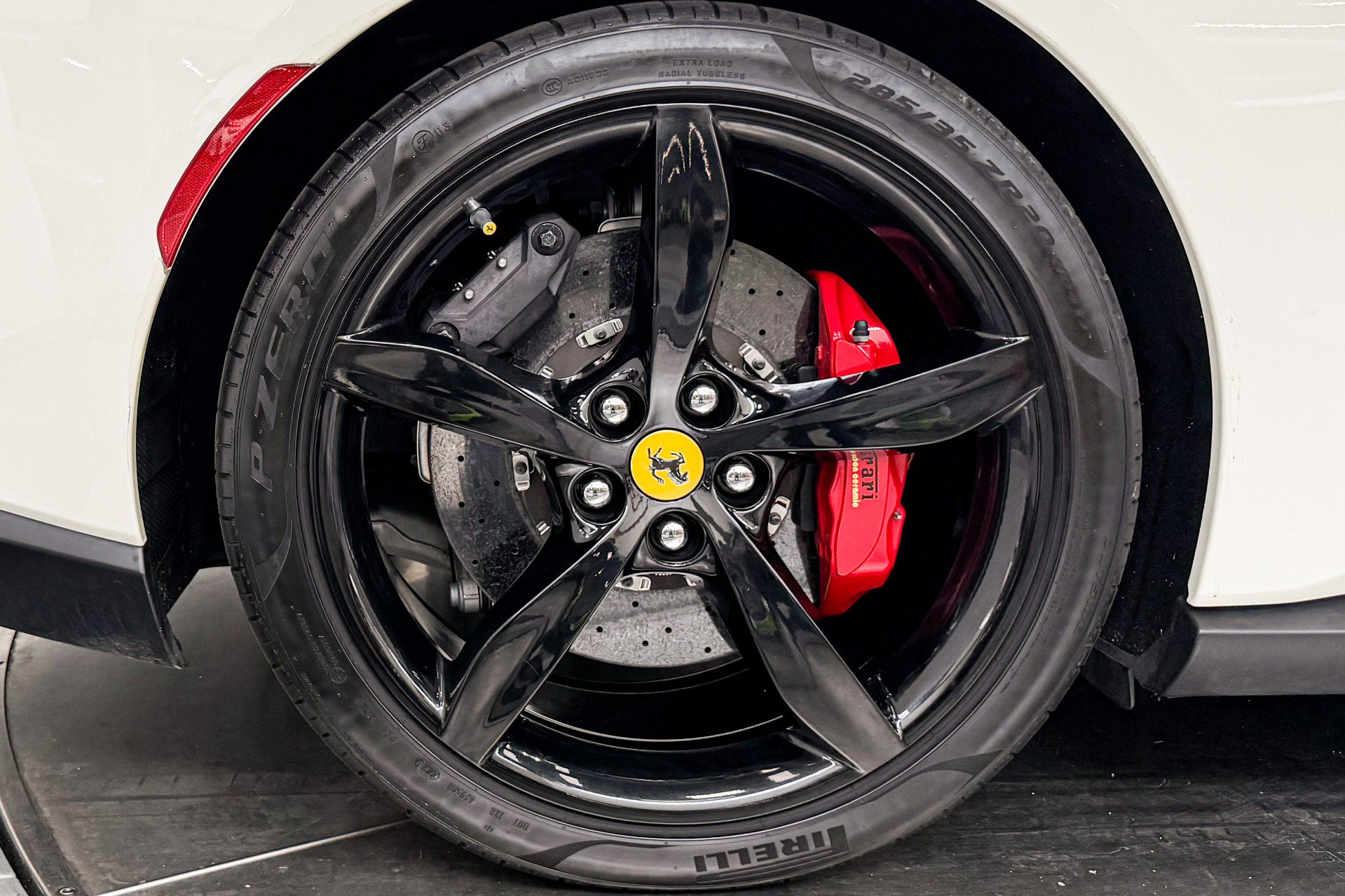 Used 2020 Ferrari Portofino RWD image 28