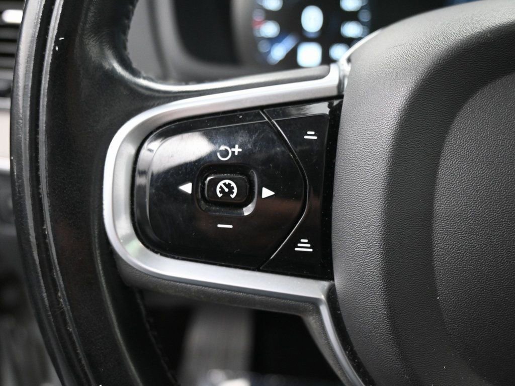 Used 2022 Volvo XC90 T8 Inscription image 22