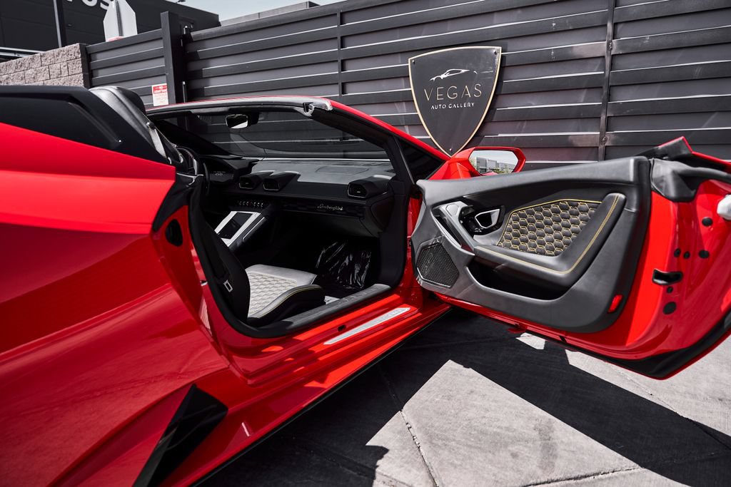 Used 2023 Lamborghini Huracan EVO RWD image 27
