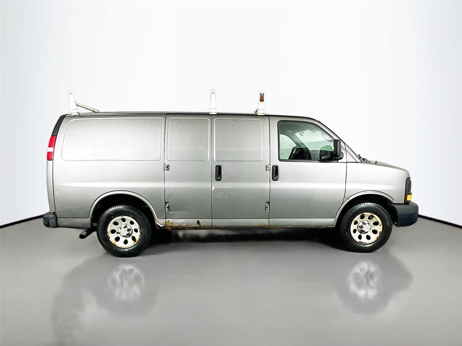 Used 2012 Chevrolet Express 1500 RWD image 14