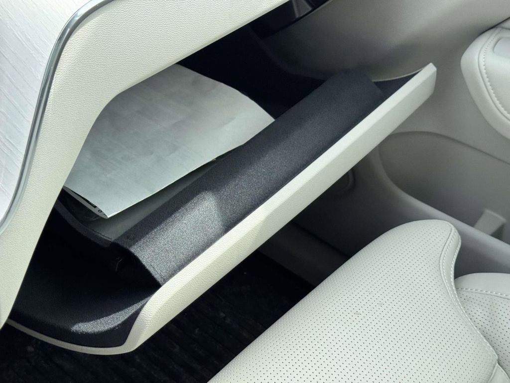 Certified 2026 Volvo XC60 B5 Ultra w/ Protection Package Premier image 31