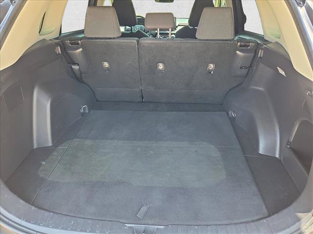 Used 2021 Toyota RAV4 LE AWD/4WD image 6
