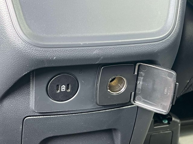 Used 2026 Ford Explorer Active AWD/4WD image 19