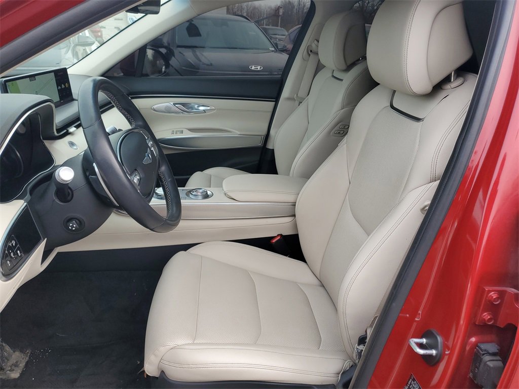 Used 2024 Genesis GV70 2.5T w/ Select Package image 10