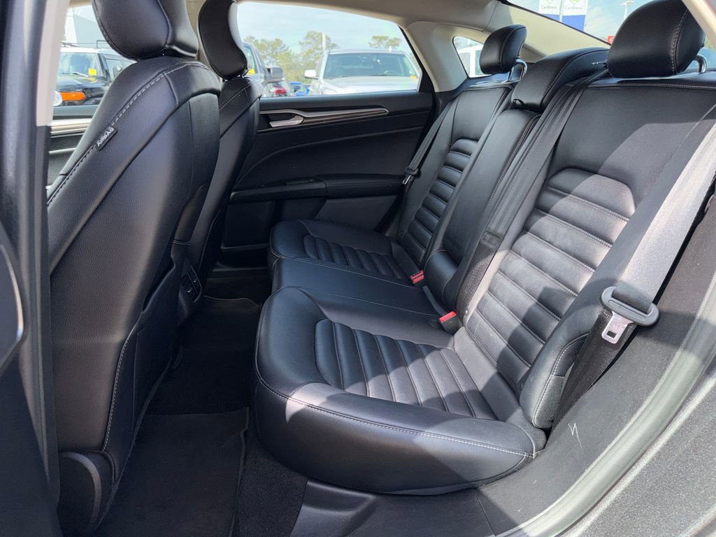Used 2019 Ford Fusion SEL image 25