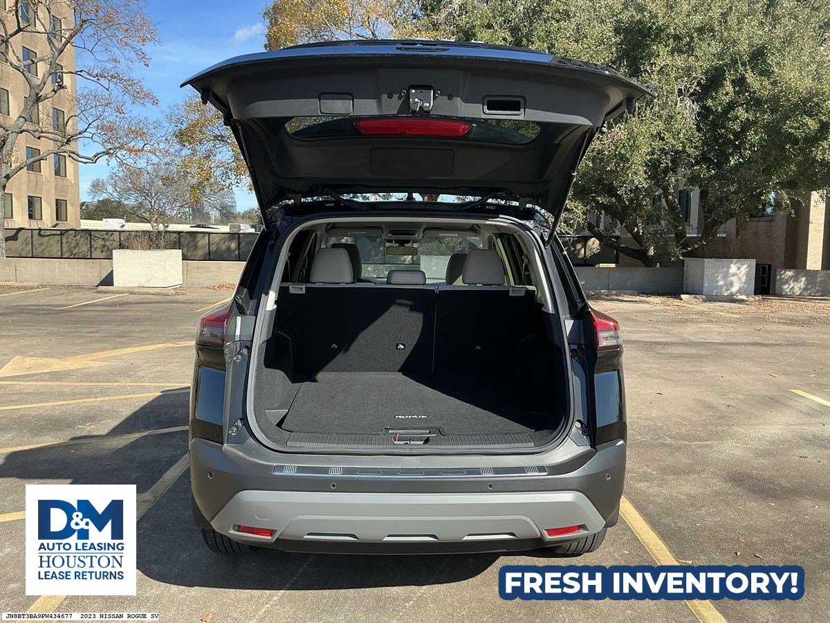 Used 2023 Nissan Rogue SV image 6