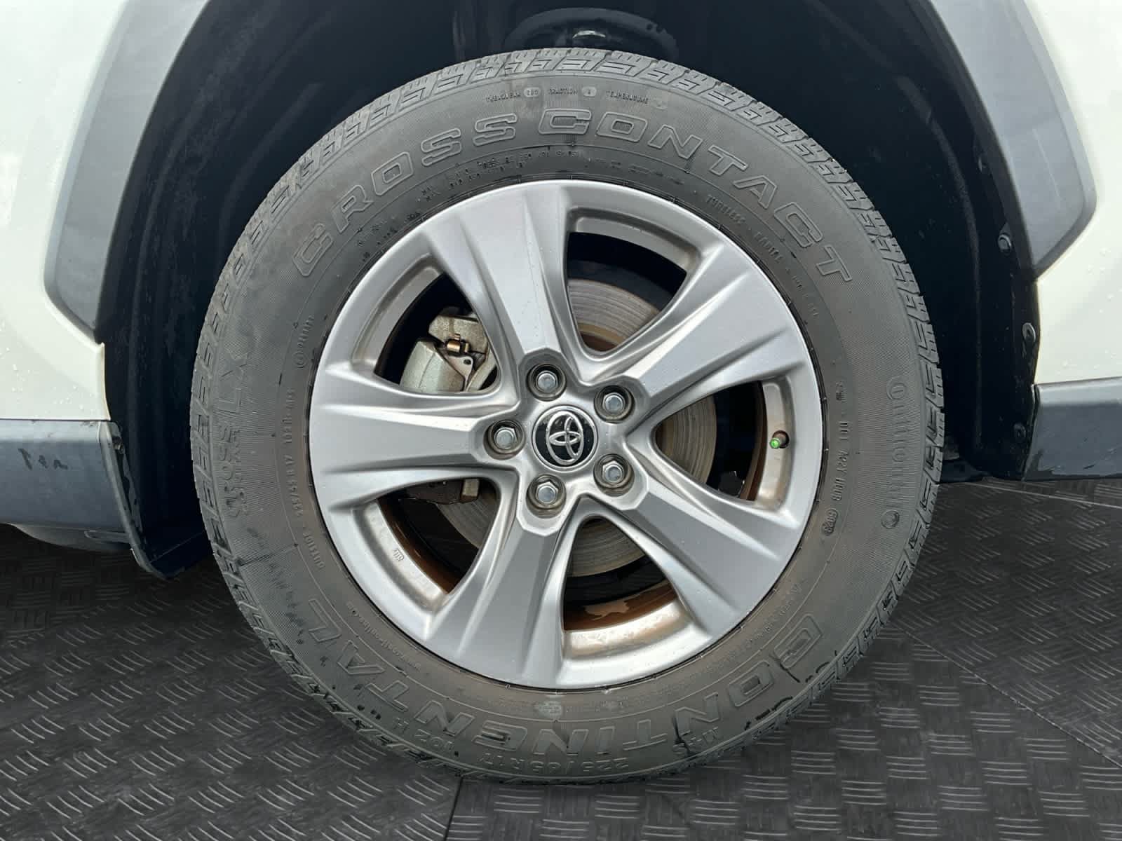 Used 2022 Toyota RAV4 LE AWD/4WD image 14