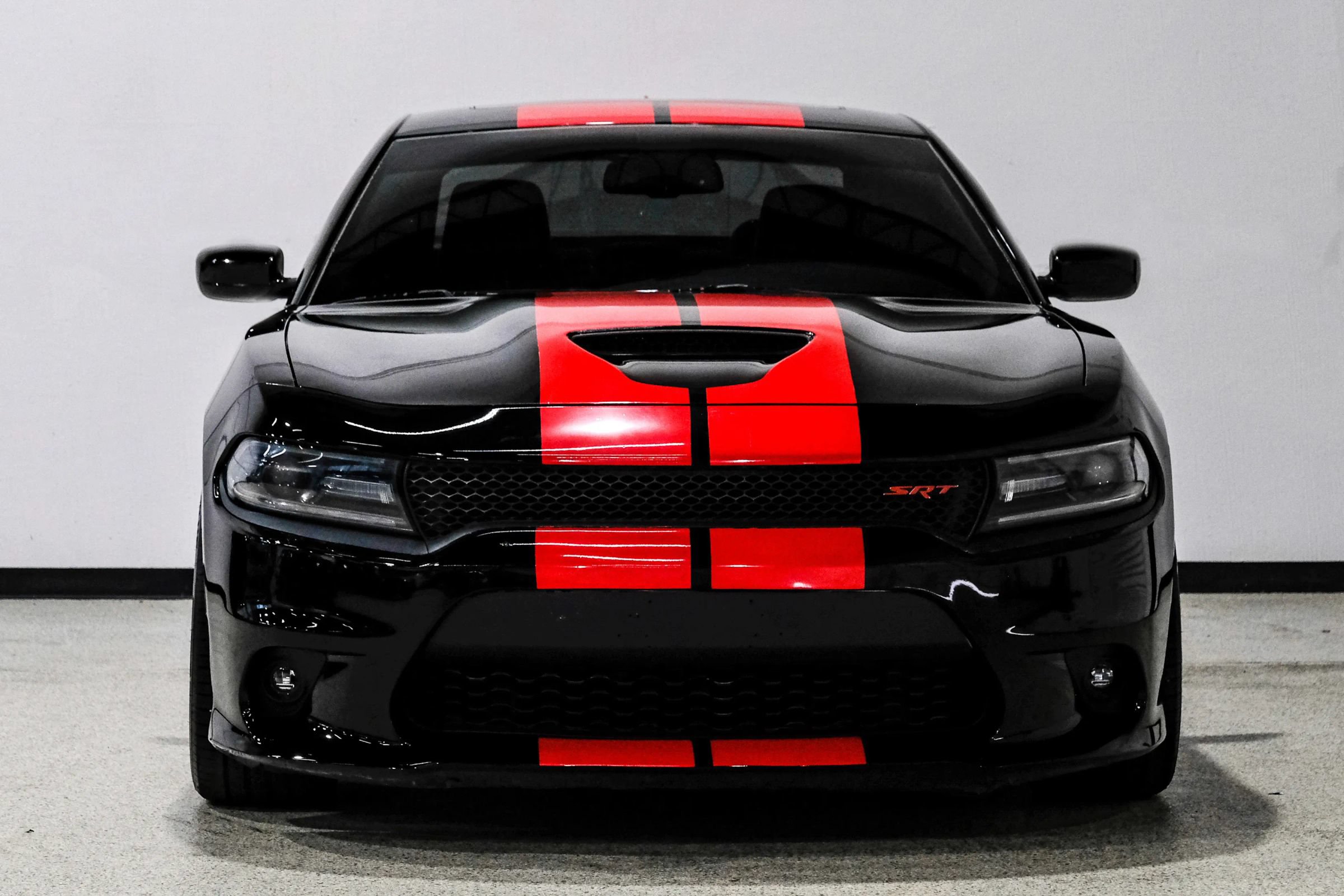 Used 2016 Dodge Charger SRT w/ Harman/Kardon Audio Group RWD image 3
