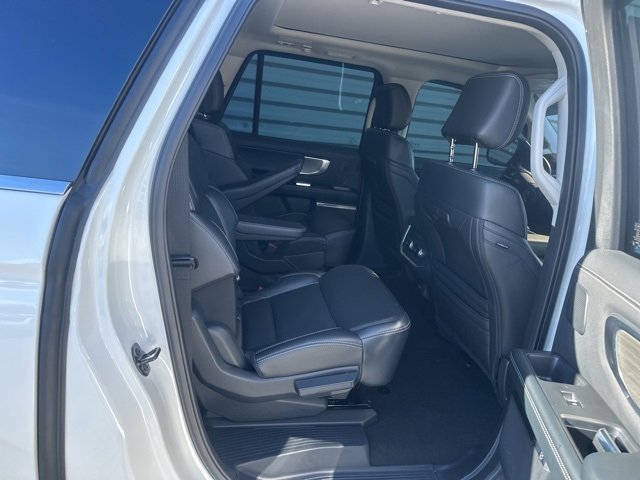 Used 2025 Ford Expedition Max Platinum w/ Driver's Package image 34