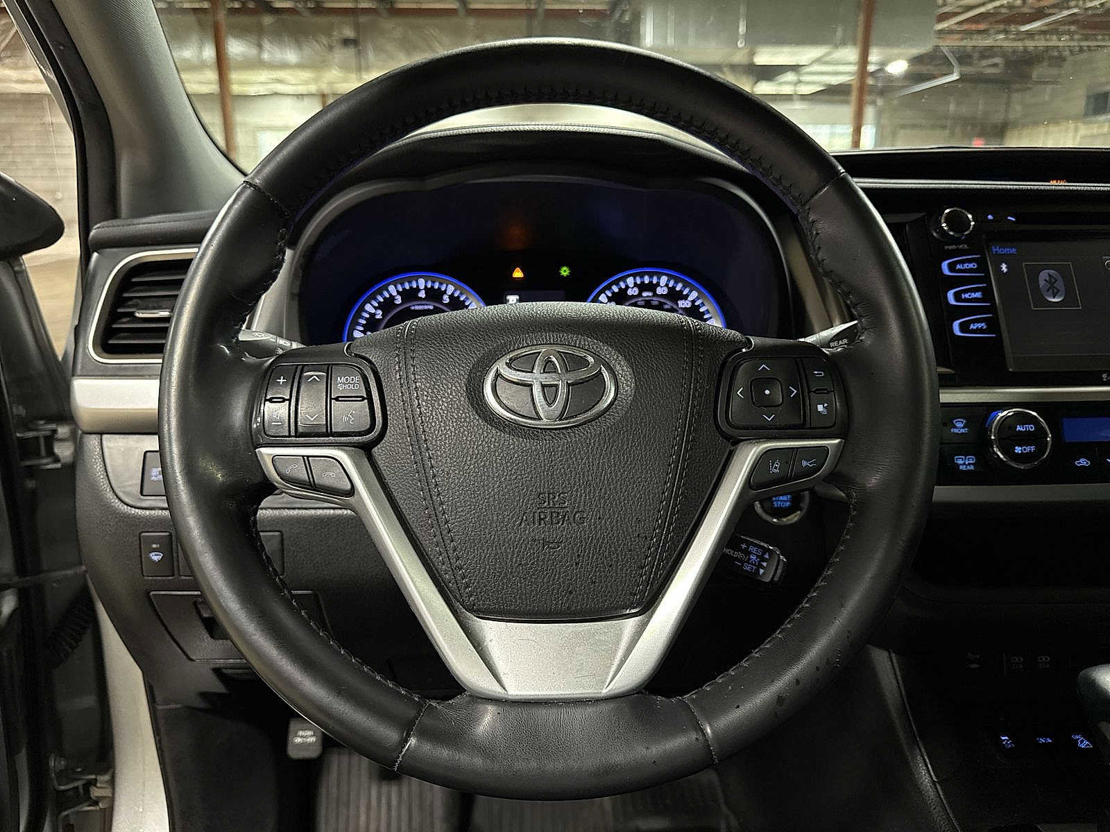 Used 2019 Toyota Highlander XLE image 19