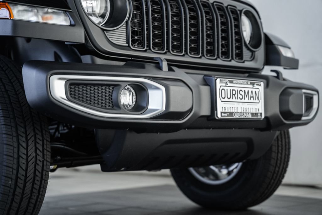 New 2025 Jeep Gladiator Sport image 12